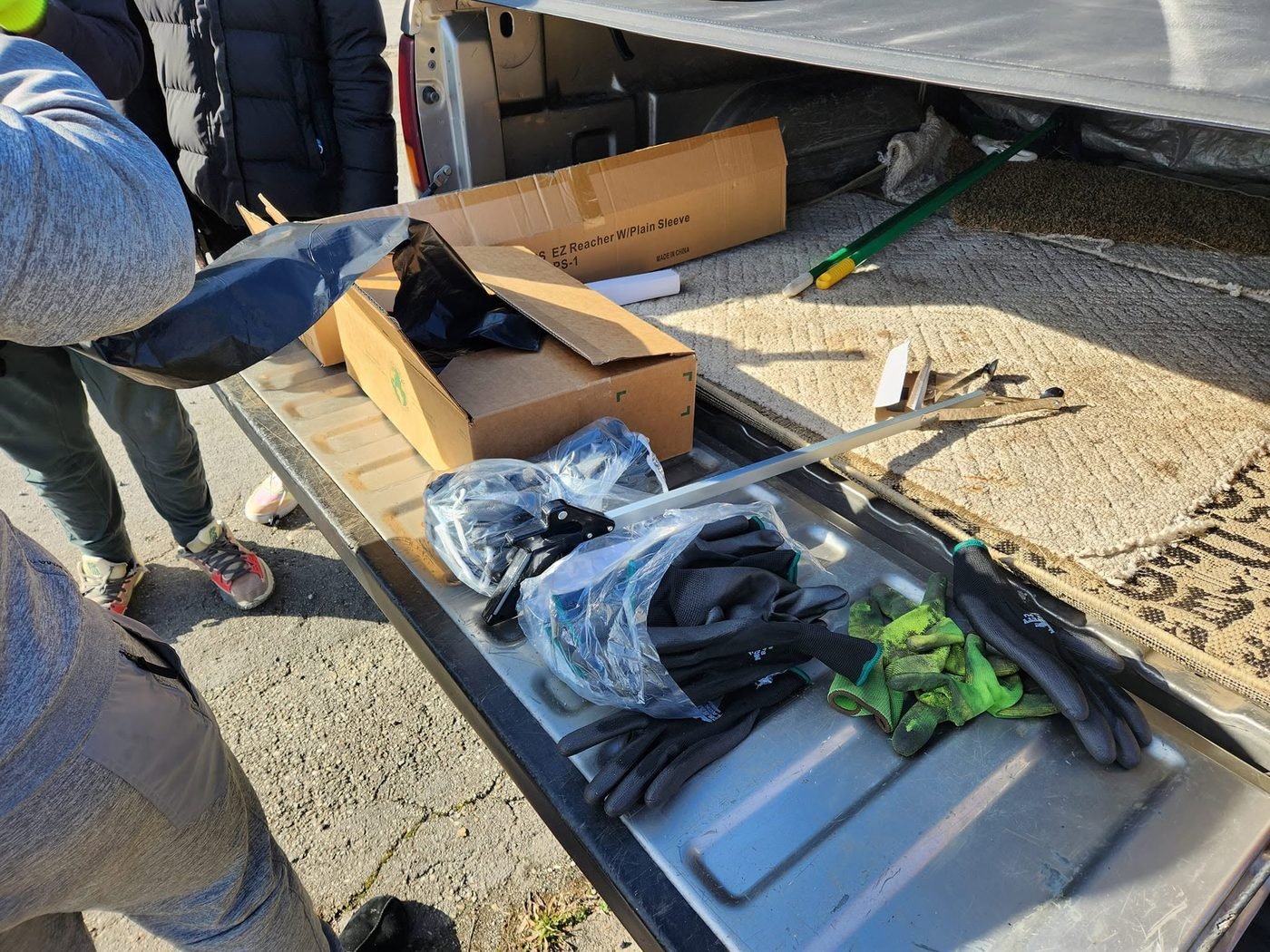 Gloves, bags & tools — supplied